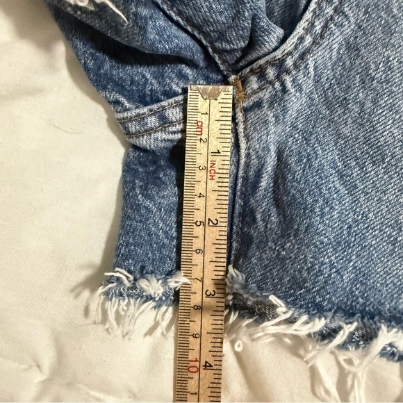Madewell Relaxed Denim Shorts in Madera Wash: Side-Slit Edition Size 27 - Picture 9 of 14